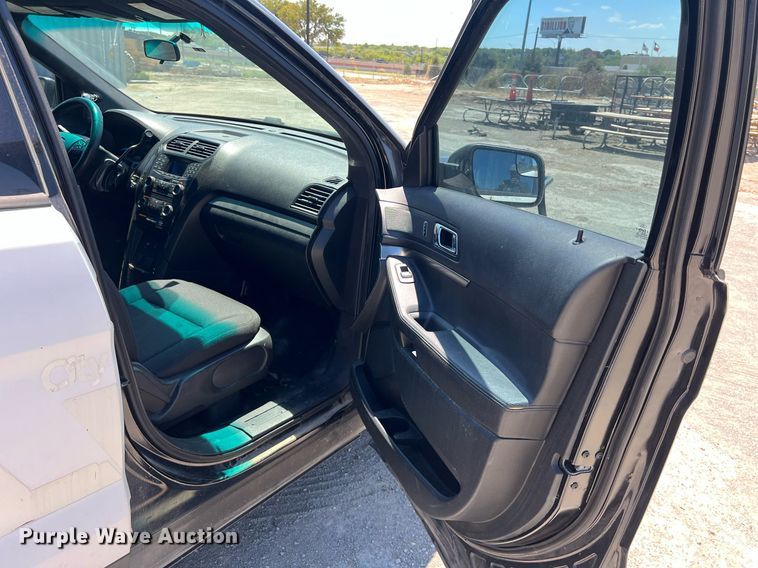 image for item EJ2994 2016 Ford Explorer Police Interceptor SUV