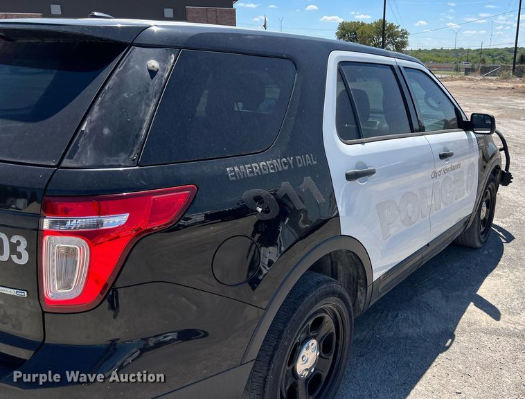 image for item EJ2995 2015 Ford Explorer Police Interceptor SUV