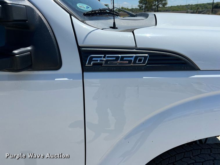 image for item EJ2998 2015 Ford F250 Super Duty XL SuperCab pickup truck