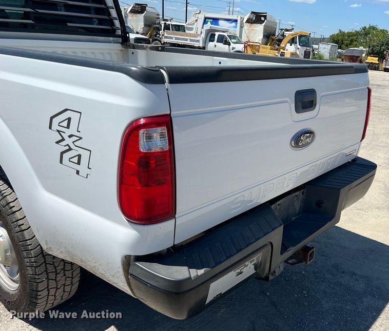 image for item EJ2998 2015 Ford F250 Super Duty XL SuperCab pickup truck