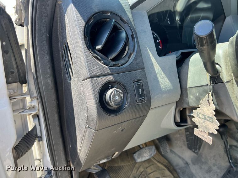 image for item EJ2998 2015 Ford F250 Super Duty XL SuperCab pickup truck