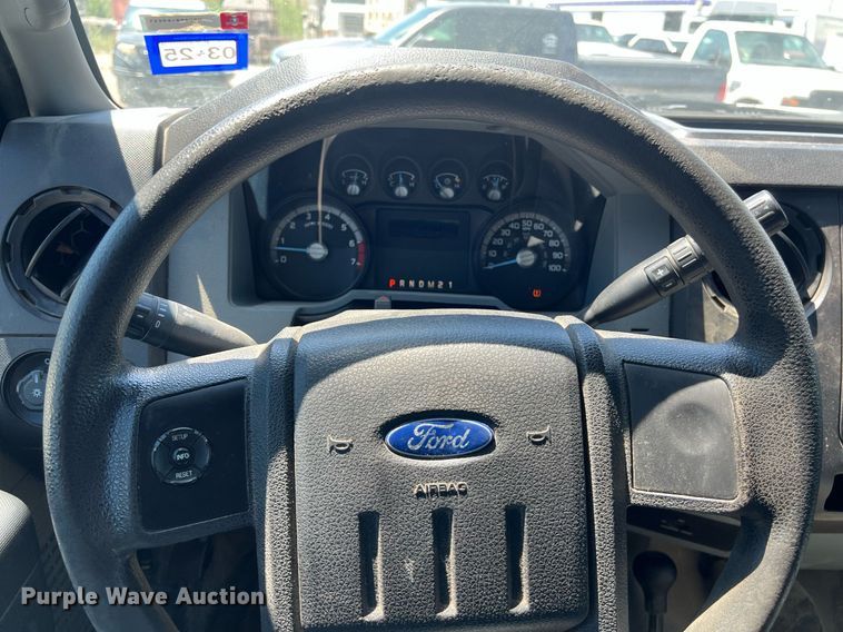 image for item EJ2998 2015 Ford F250 Super Duty XL SuperCab pickup truck