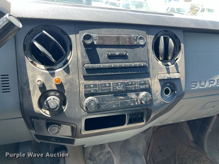 image for item EJ2998 2015 Ford F250 Super Duty XL SuperCab pickup truck