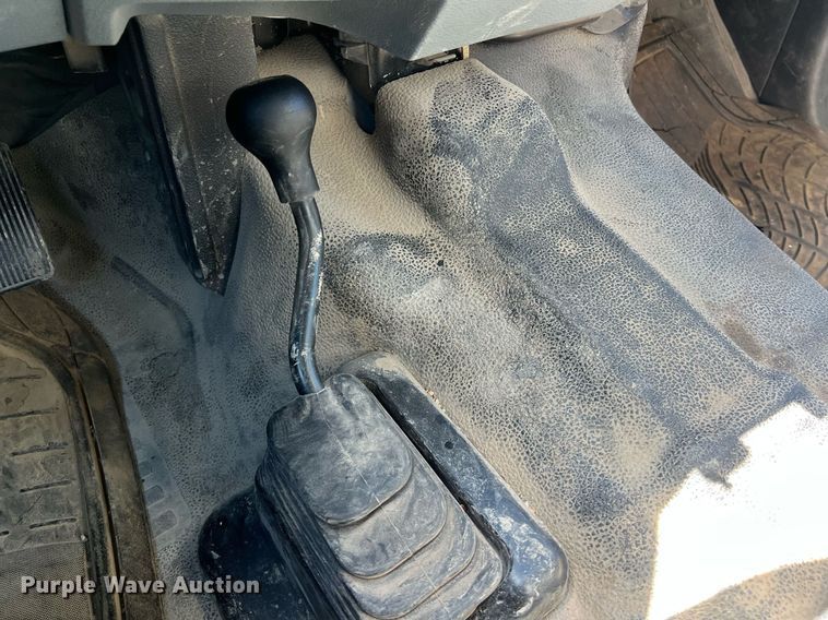 image for item EJ2998 2015 Ford F250 Super Duty XL SuperCab pickup truck