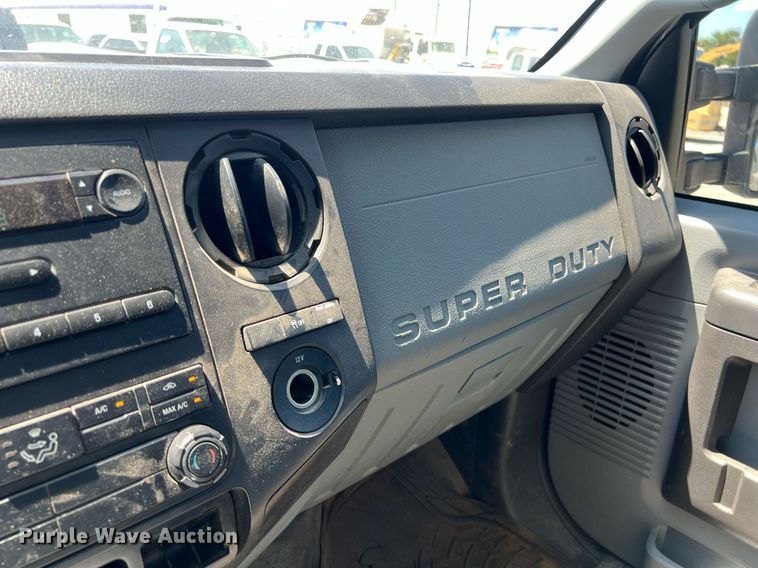 image for item EJ2998 2015 Ford F250 Super Duty XL SuperCab pickup truck