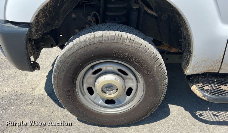 image for item EJ2998 2015 Ford F250 Super Duty XL SuperCab pickup truck