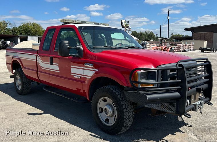 image for item EJ3000 2005 Ford F350 Super Duty XL SuperCab pickup truck