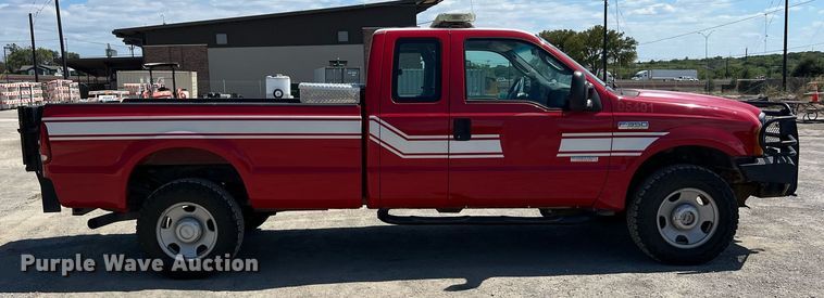 image for item EJ3000 2005 Ford F350 Super Duty XL SuperCab pickup truck