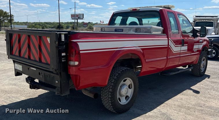 image for item EJ3000 2005 Ford F350 Super Duty XL SuperCab pickup truck