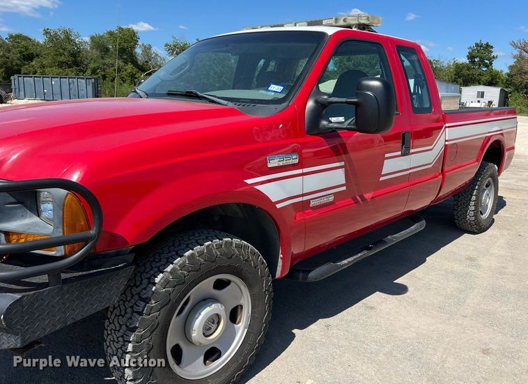 image for item EJ3000 2005 Ford F350 Super Duty XL SuperCab pickup truck