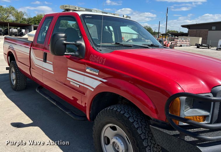 image for item EJ3000 2005 Ford F350 Super Duty XL SuperCab pickup truck