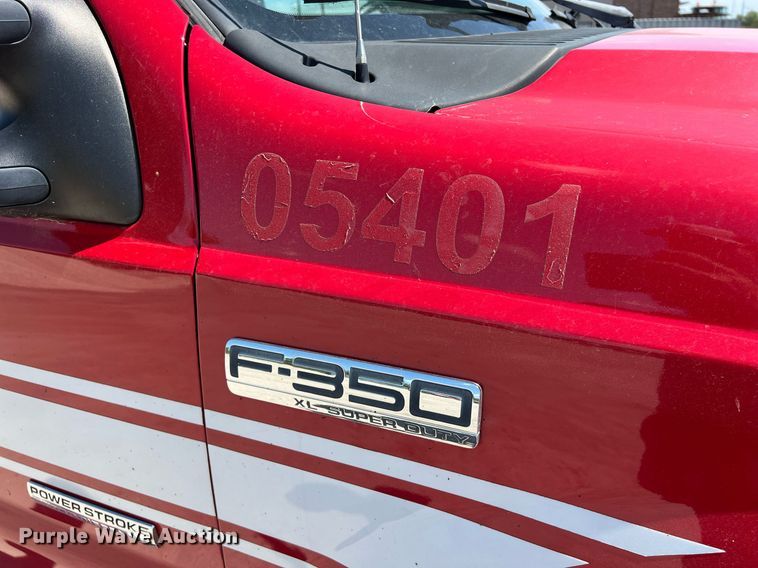 image for item EJ3000 2005 Ford F350 Super Duty XL SuperCab pickup truck