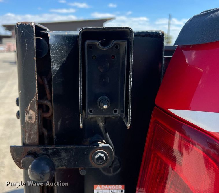 image for item EJ3000 2005 Ford F350 Super Duty XL SuperCab pickup truck