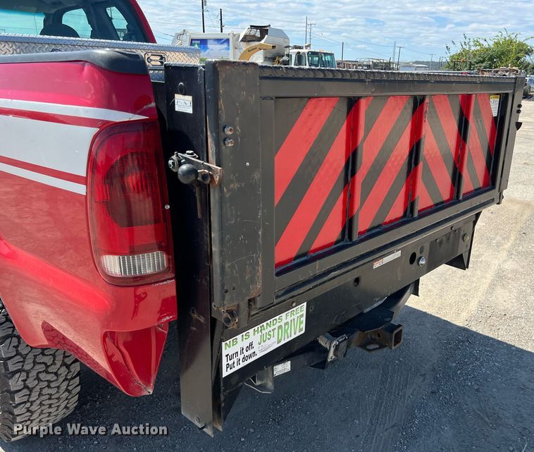 image for item EJ3000 2005 Ford F350 Super Duty XL SuperCab pickup truck