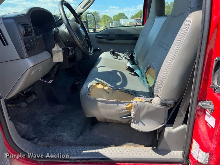 image for item EJ3000 2005 Ford F350 Super Duty XL SuperCab pickup truck