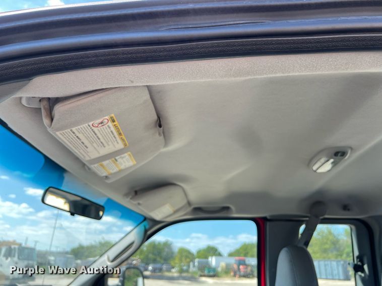 image for item EJ3000 2005 Ford F350 Super Duty XL SuperCab pickup truck