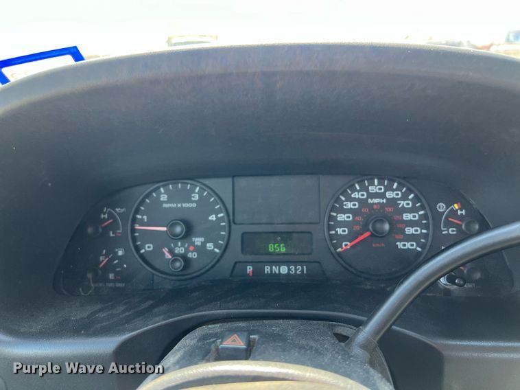 image for item EJ3000 2005 Ford F350 Super Duty XL SuperCab pickup truck