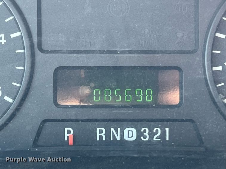 image for item EJ3000 2005 Ford F350 Super Duty XL SuperCab pickup truck