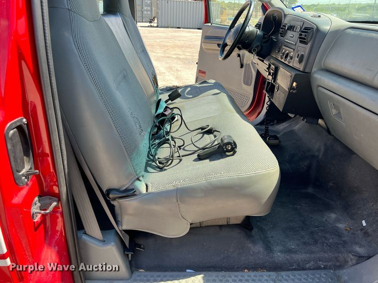 image for item EJ3000 2005 Ford F350 Super Duty XL SuperCab pickup truck