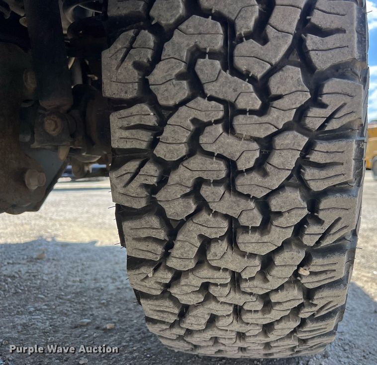 image for item EJ3000 2005 Ford F350 Super Duty XL SuperCab pickup truck