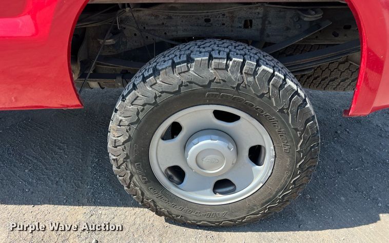 image for item EJ3000 2005 Ford F350 Super Duty XL SuperCab pickup truck