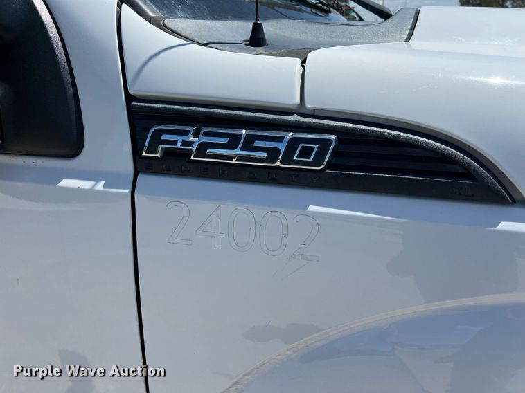 image for item EJ3001 2016 Ford F250 Super Duty XL SuperCab pickup truck