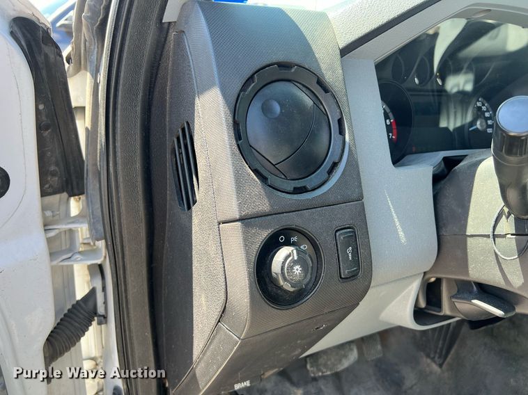 image for item EJ3001 2016 Ford F250 Super Duty XL SuperCab pickup truck