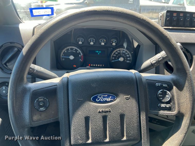 image for item EJ3001 2016 Ford F250 Super Duty XL SuperCab pickup truck