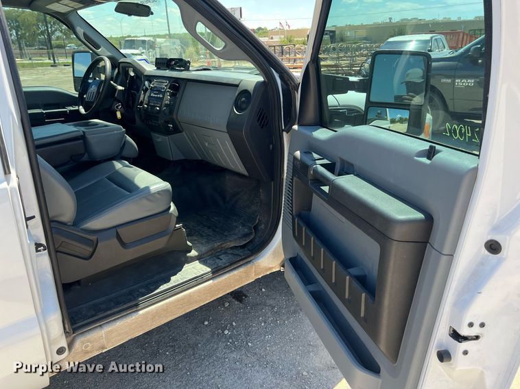 image for item EJ3001 2016 Ford F250 Super Duty XL SuperCab pickup truck