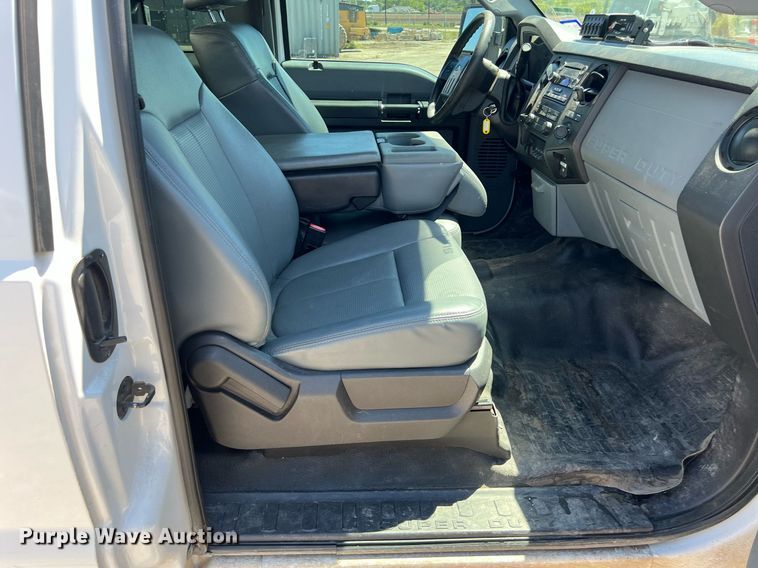 image for item EJ3001 2016 Ford F250 Super Duty XL SuperCab pickup truck