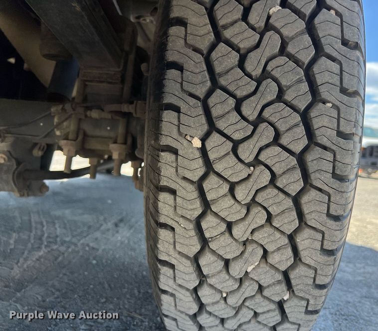 image for item EJ3001 2016 Ford F250 Super Duty XL SuperCab pickup truck