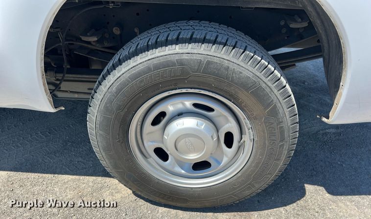 image for item EJ3001 2016 Ford F250 Super Duty XL SuperCab pickup truck