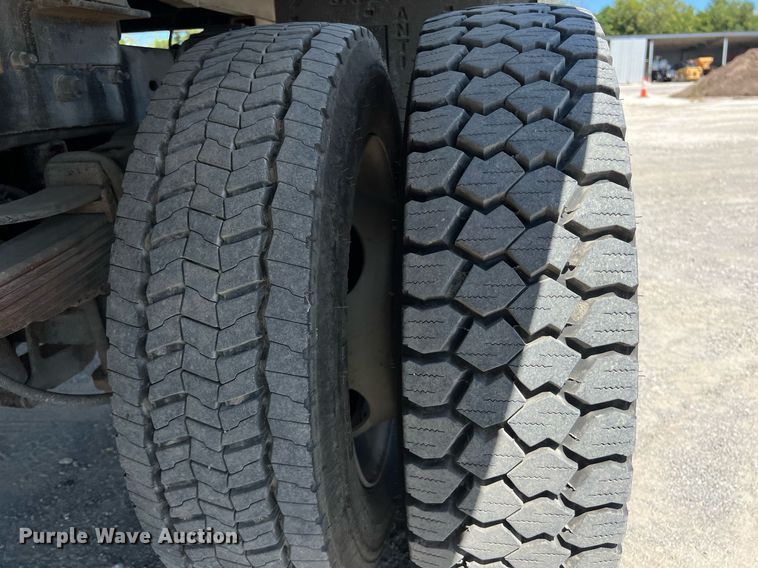 image for item EJ3002 2010 Ford F450 Super Duty XL SuperCab dump truck