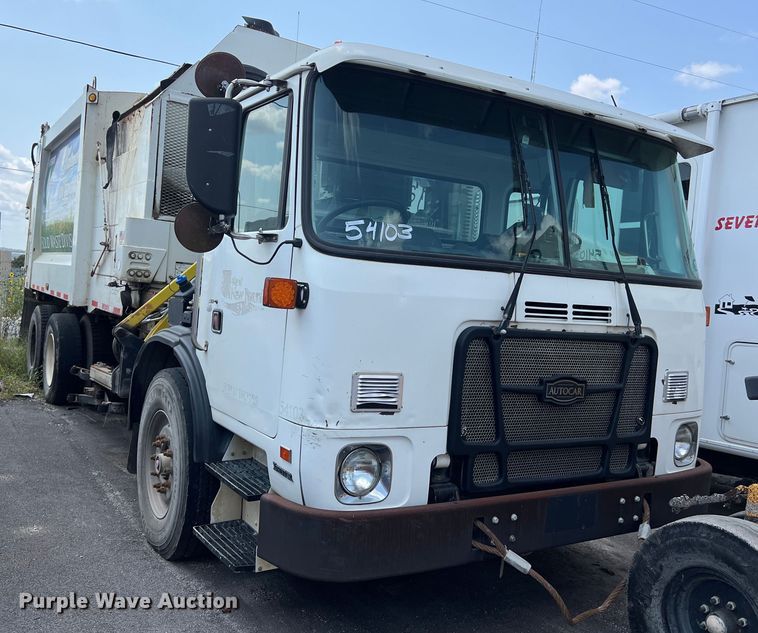 image for item EJ3003 2014 AutoCar Xpeditor  refuse truck