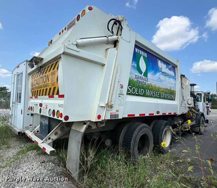 image for item EJ3003 2014 AutoCar Xpeditor  refuse truck