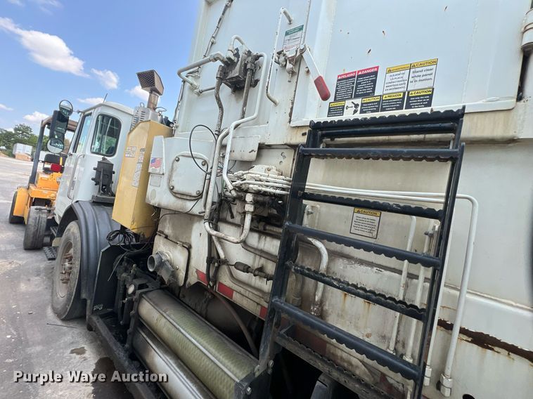 image for item EJ3003 2014 AutoCar Xpeditor  refuse truck