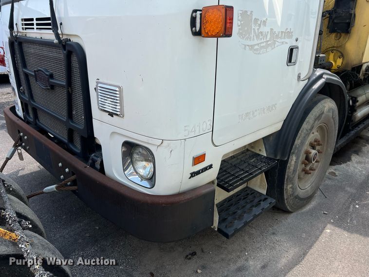 image for item EJ3003 2014 AutoCar Xpeditor  refuse truck