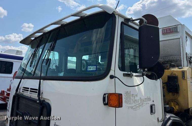 image for item EJ3003 2014 AutoCar Xpeditor  refuse truck