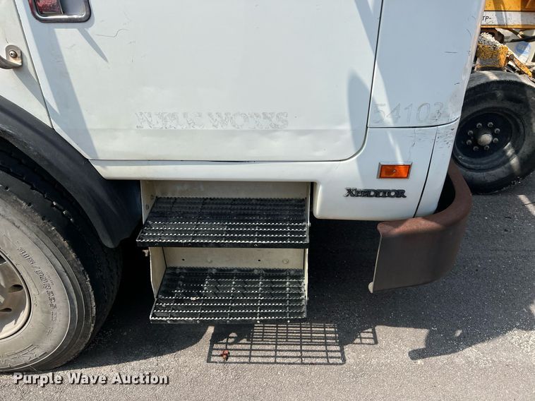 image for item EJ3003 2014 AutoCar Xpeditor  refuse truck