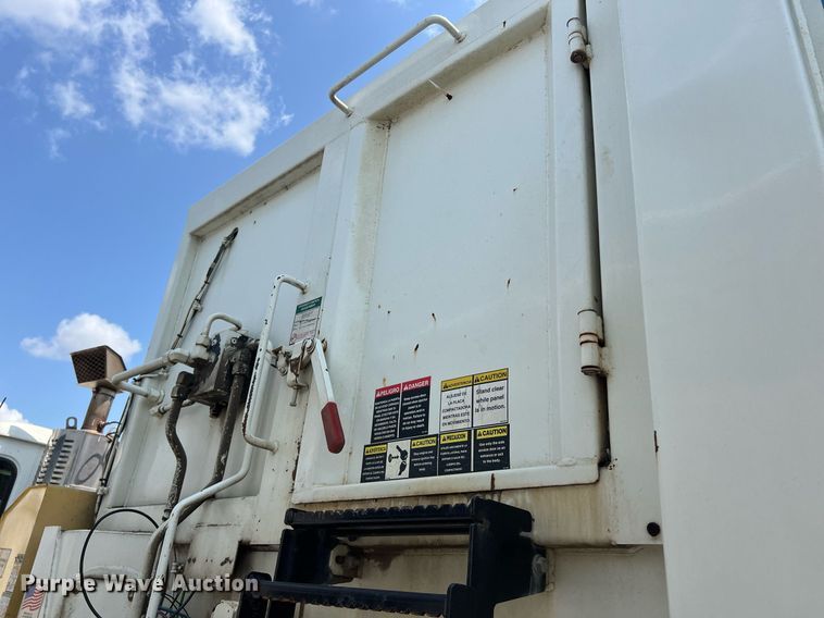 image for item EJ3003 2014 AutoCar Xpeditor  refuse truck