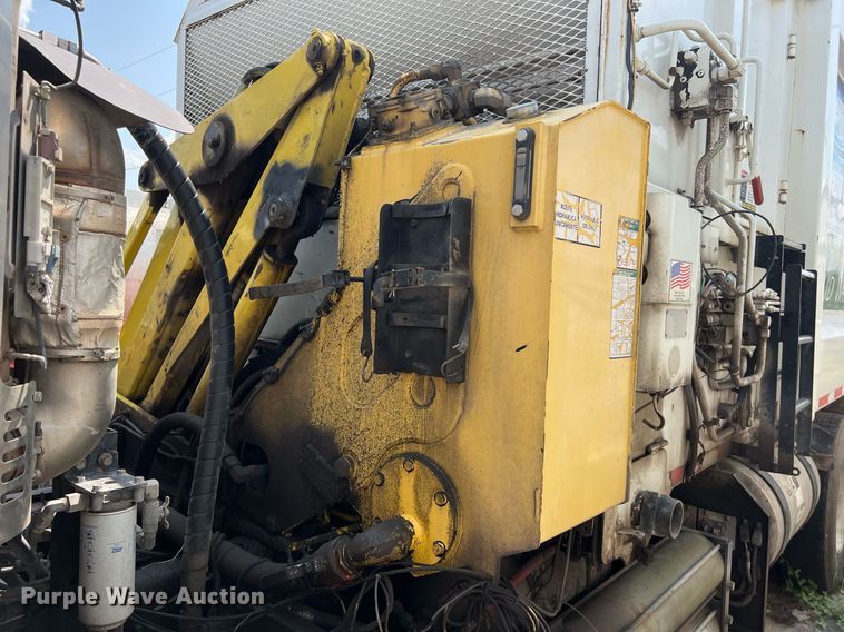 image for item EJ3003 2014 AutoCar Xpeditor  refuse truck