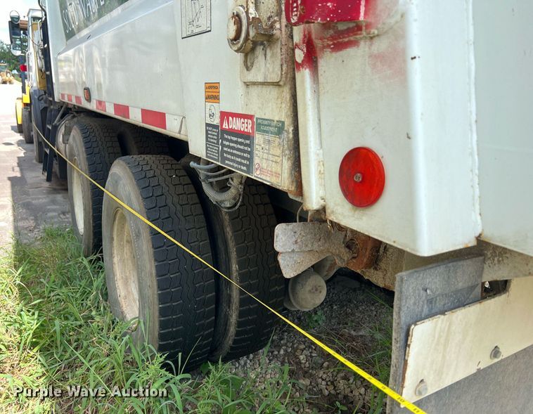 image for item EJ3003 2014 AutoCar Xpeditor  refuse truck