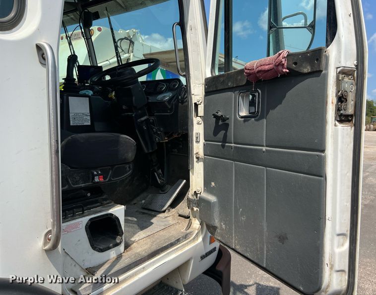 image for item EJ3003 2014 AutoCar Xpeditor  refuse truck