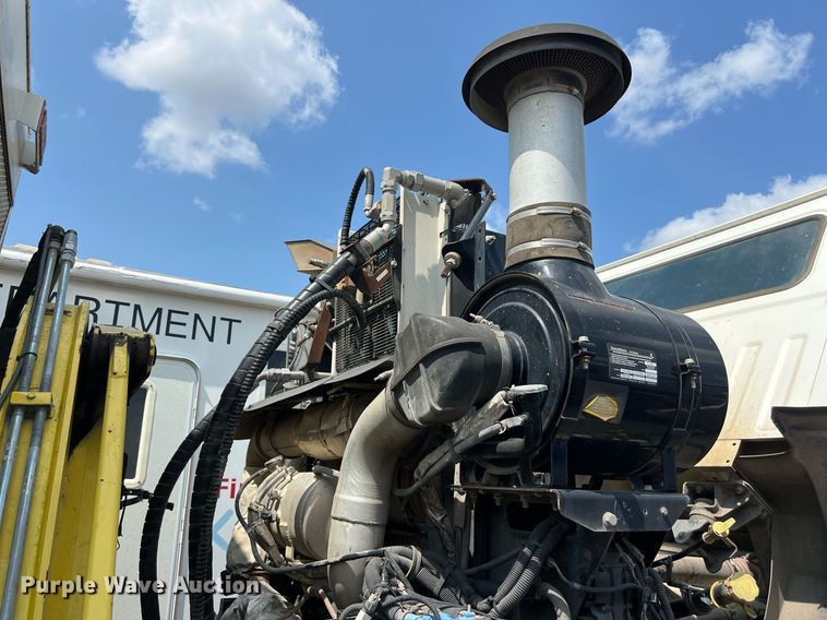 image for item EJ3003 2014 AutoCar Xpeditor  refuse truck