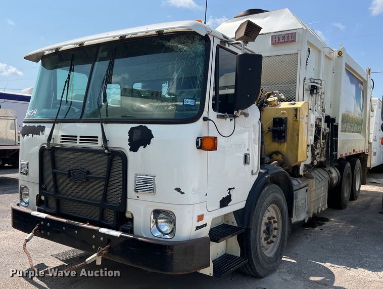 image for item EJ3004 2014 AutoCar Xpeditor refuse truck