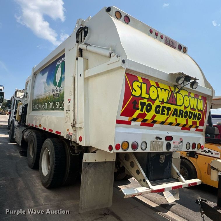 image for item EJ3004 2014 AutoCar Xpeditor refuse truck