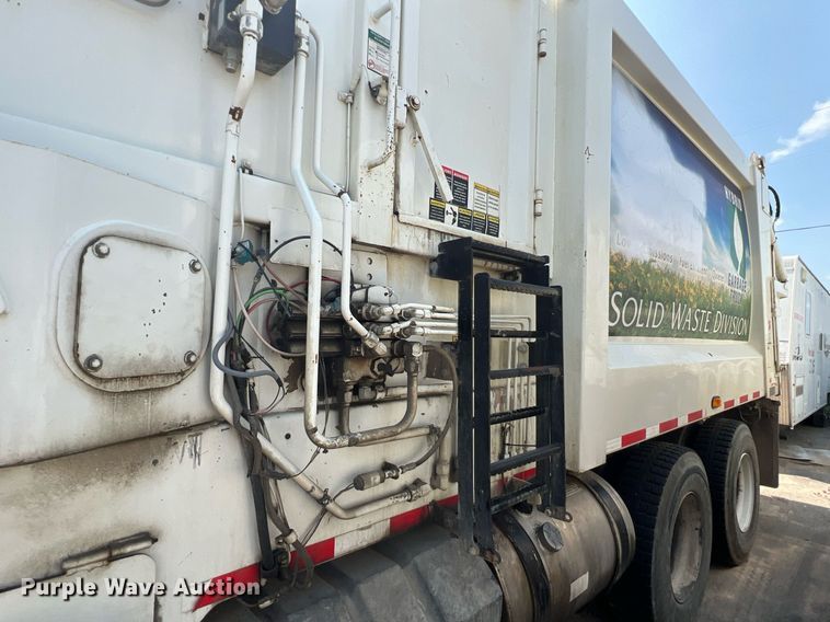 image for item EJ3004 2014 AutoCar Xpeditor refuse truck