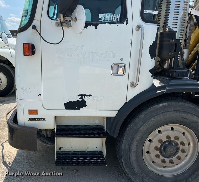 image for item EJ3004 2014 AutoCar Xpeditor refuse truck