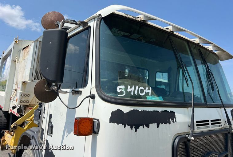 image for item EJ3004 2014 AutoCar Xpeditor refuse truck