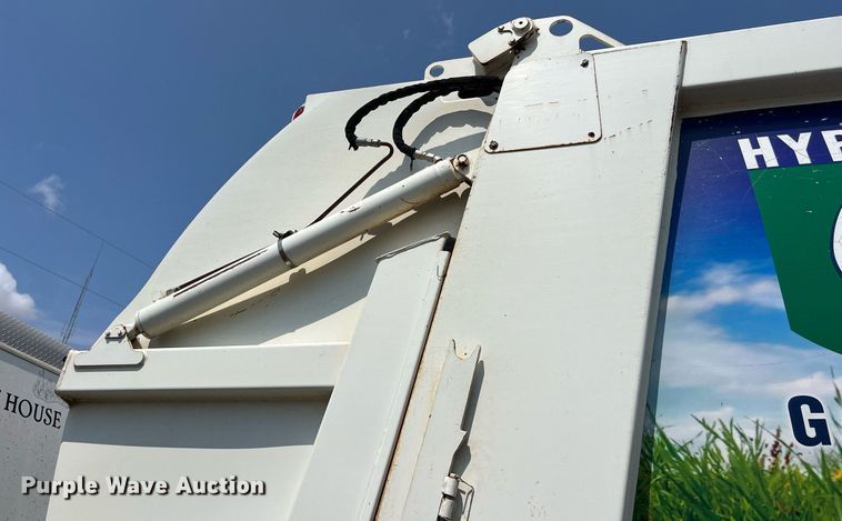 image for item EJ3004 2014 AutoCar Xpeditor refuse truck